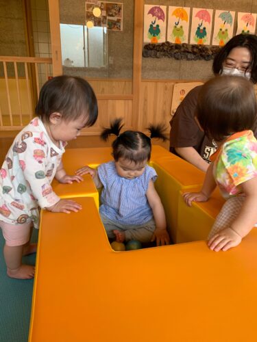 雨の日のほいくえん